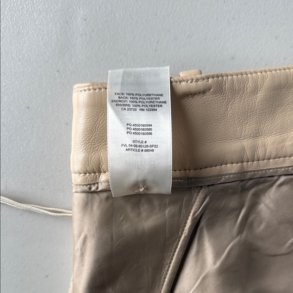 Aritzia Wilfred Effortless Short Vegan Leather Flax Beige - Picture 14 of 15